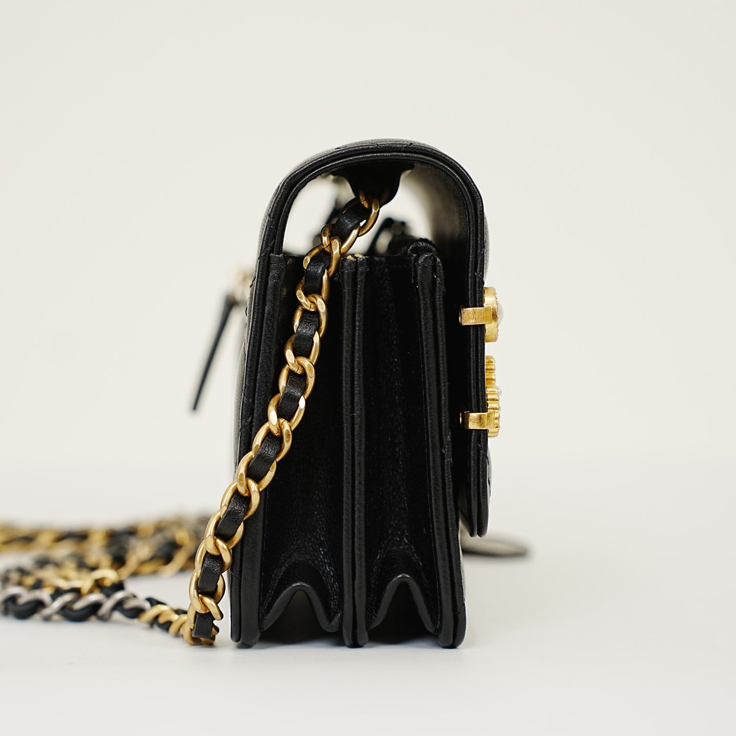 Chanel - WOC - Leather - Black - (mini)