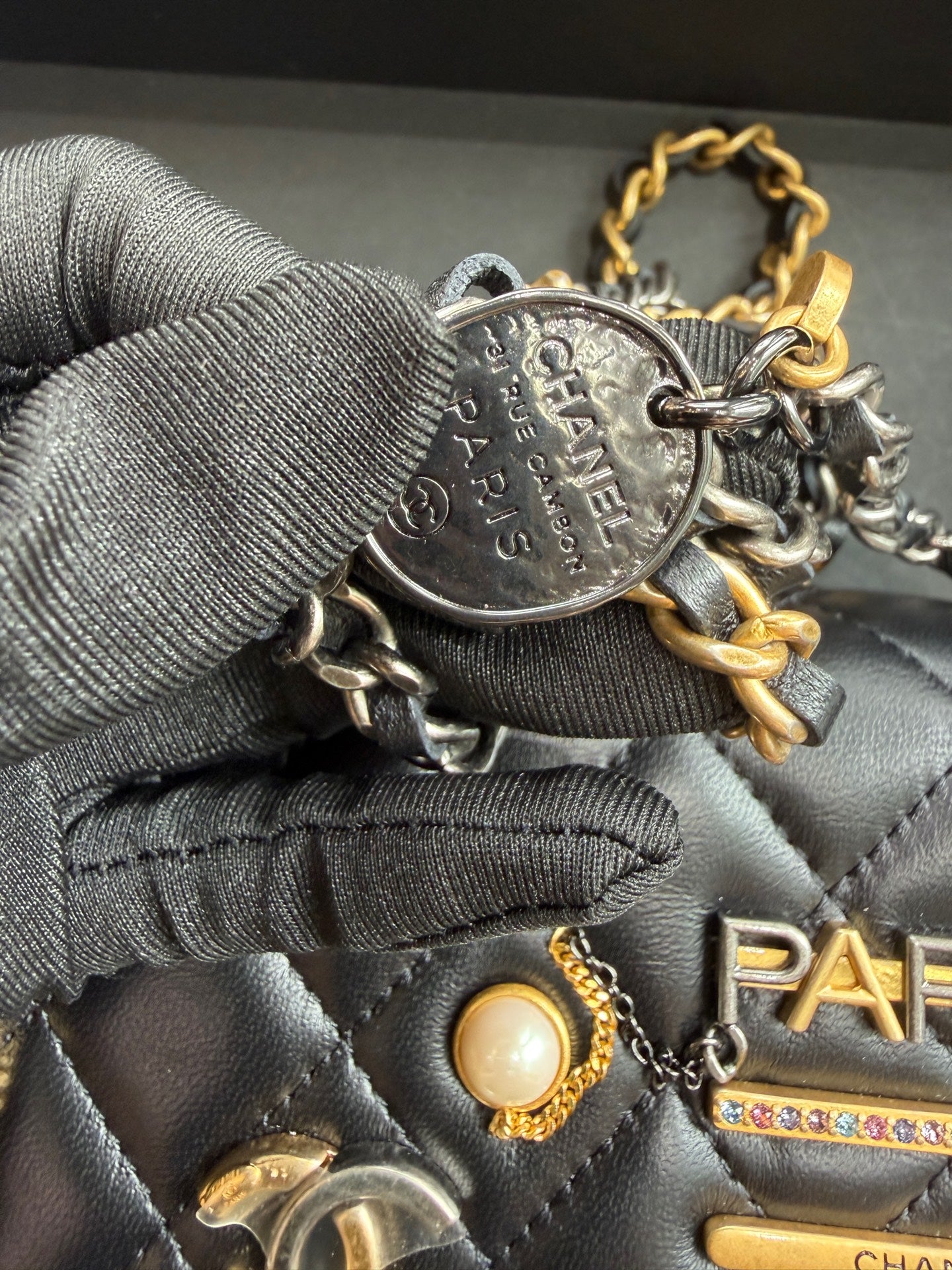 Chanel - WOC - Leather - Black - (mini)