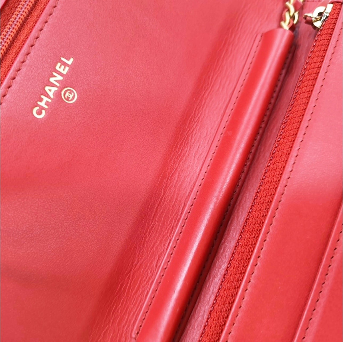 Chanel - WOC - Leather - Red - (mini)