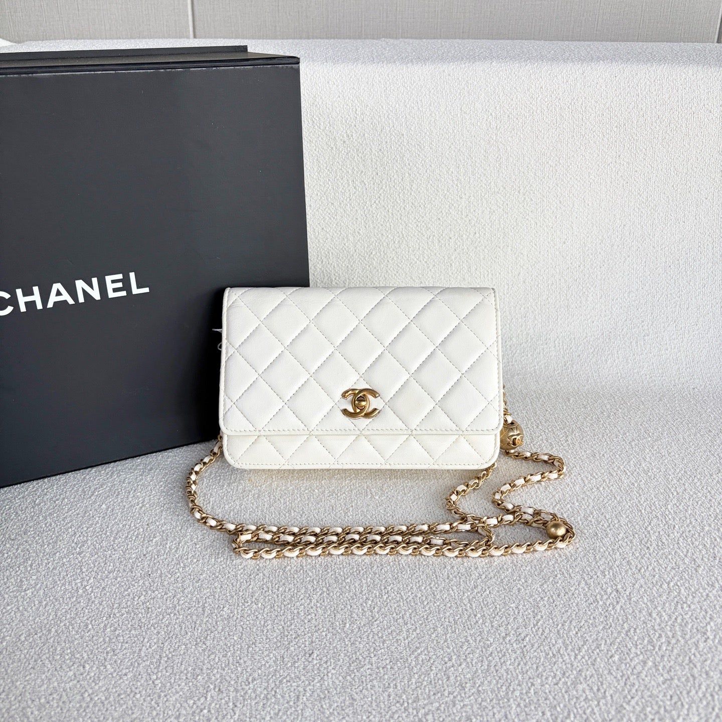 Chanel - Woc - Leather - White - (mini)