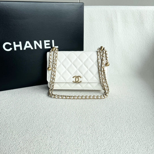 Chanel - WOC - Leather - White - (mini)
