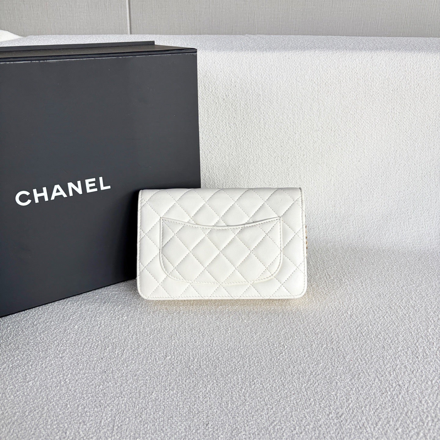 Chanel - Woc - Leather - White - (mini)