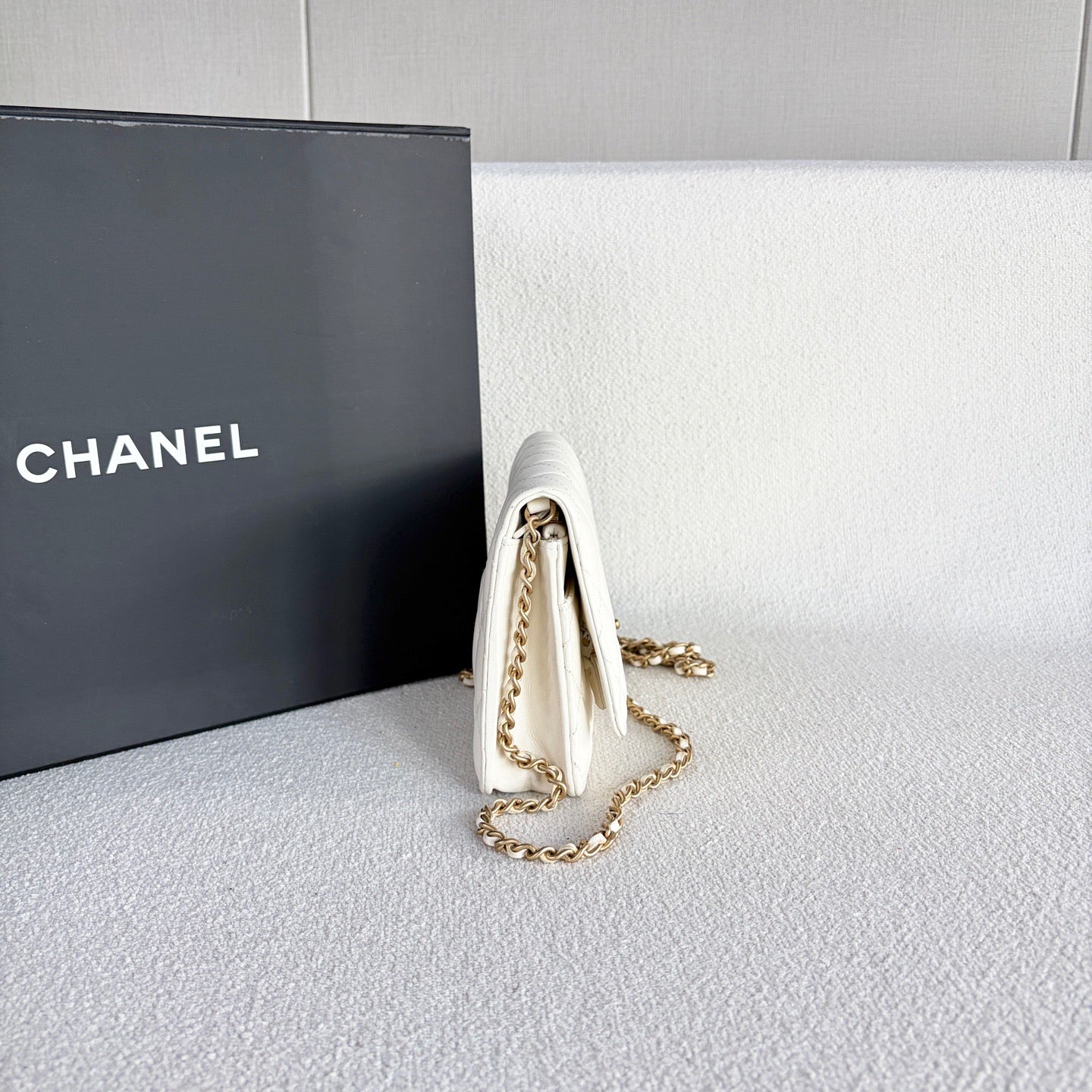 Chanel - Woc - Leather - White - (mini)