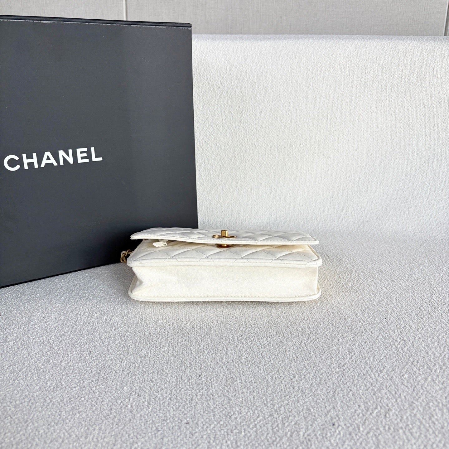 Chanel - Woc - Leather - White - (mini)