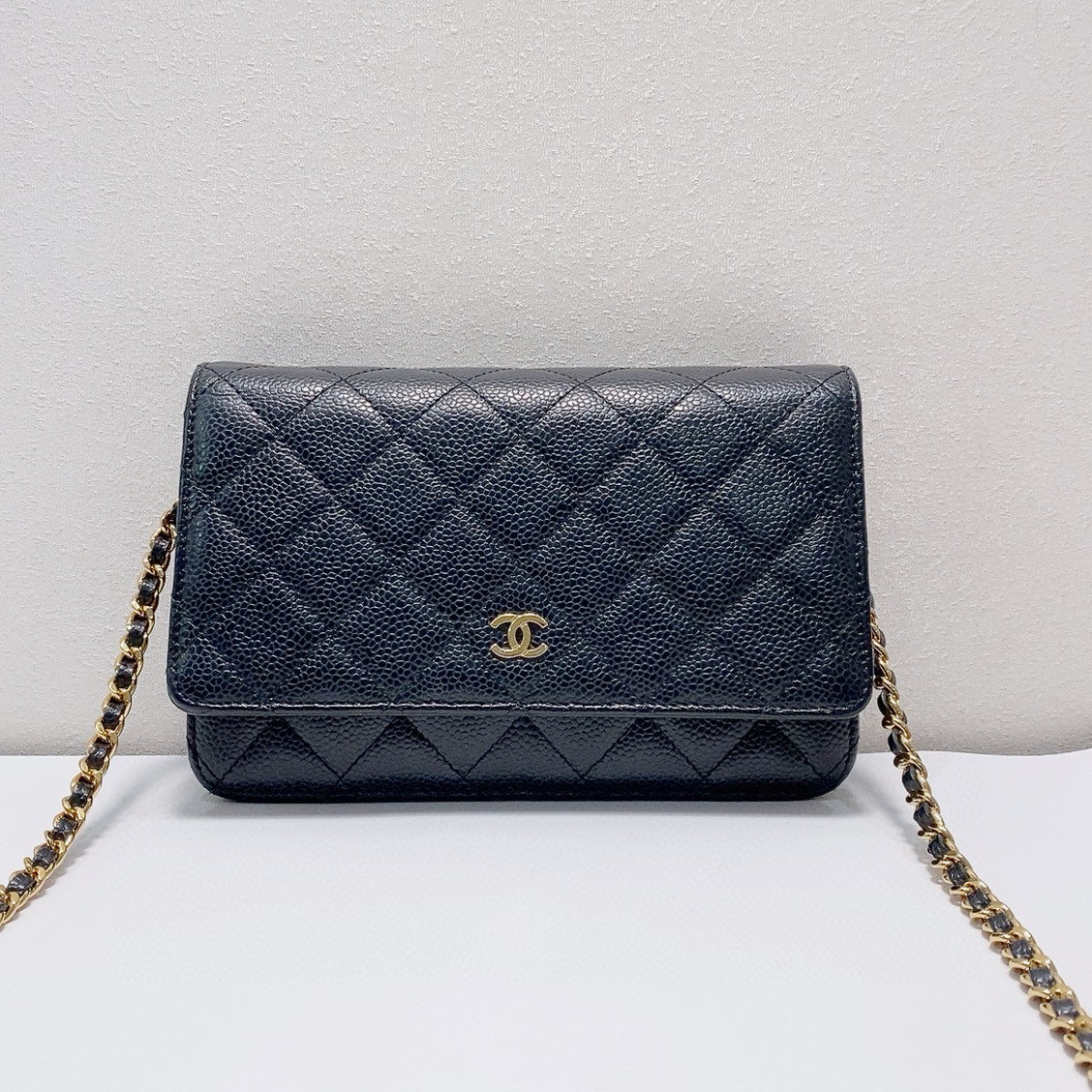 Chanel - WOC (Wallet On Chain) - Caviar leather - Black with Gold-Tone Hardware - (mini)