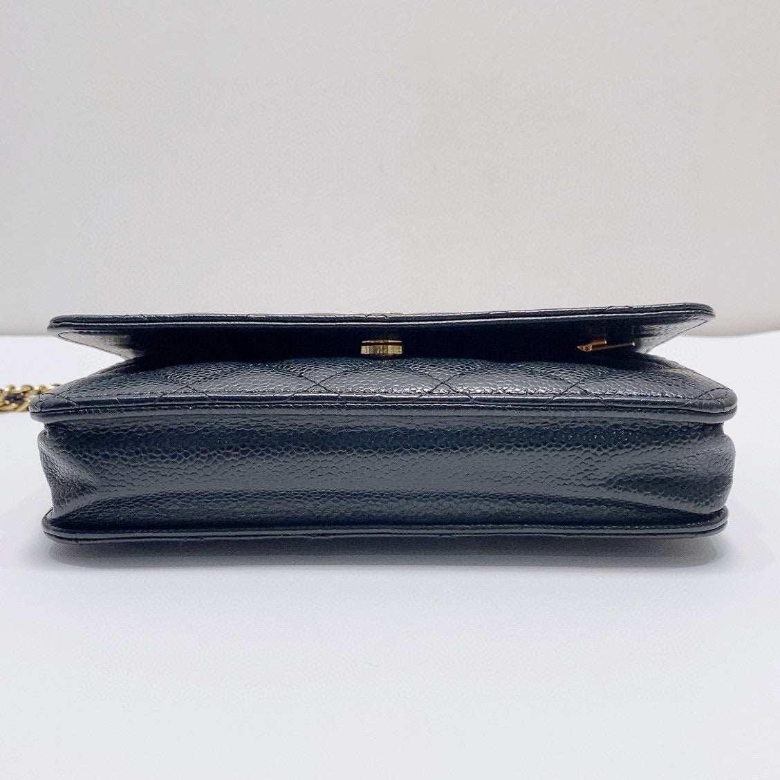 Chanel - WOC (Wallet On Chain) - Caviar leather - Black with Gold-Tone Hardware - (mini)