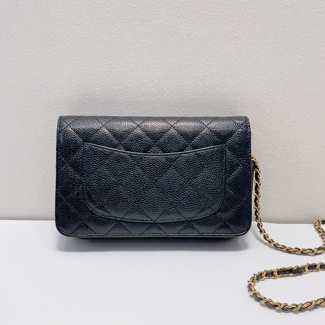 Chanel - WOC (Wallet On Chain) - Caviar leather - Black with Gold-Tone Hardware - (mini)