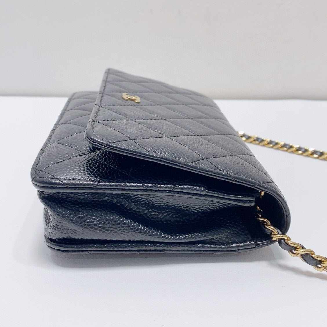 Chanel - WOC (Wallet On Chain) - Caviar leather - Black with Gold-Tone Hardware - (mini)