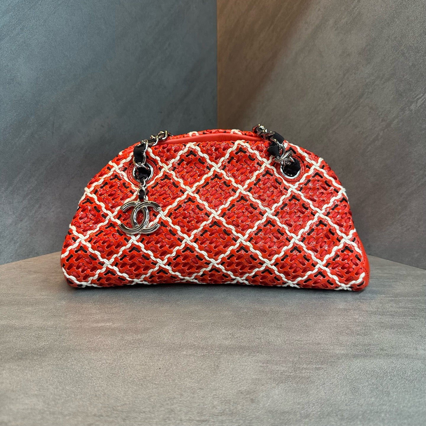 Chanel - Woven Bowling Bag - Patent leather - Red - (medium)