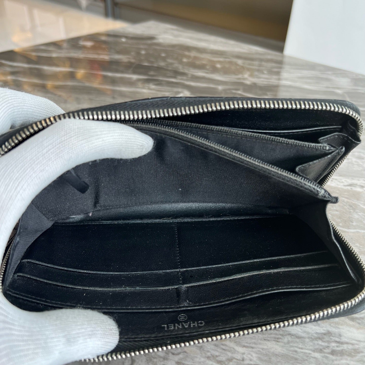 Chanel - Zip Around Wallet - Leather - Black - (Other)