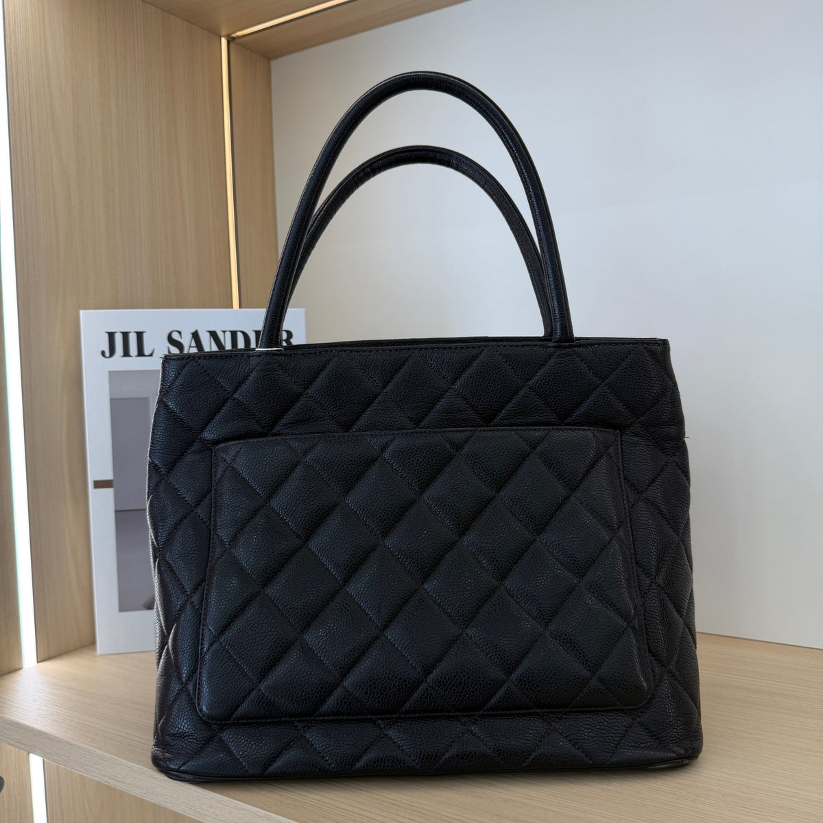 Chanel - Zip Shopping Bag - Leather - Black - (Medium)