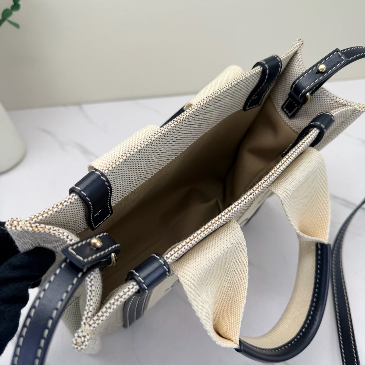 Chloe - Woody - Canvas and leather - Beige with black accents - (small)