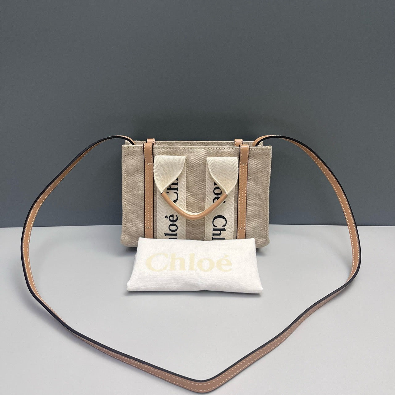 Chloe - Woody Tote Bag Mini - Canvas with calfskin leather trim - Beige - (mini)
