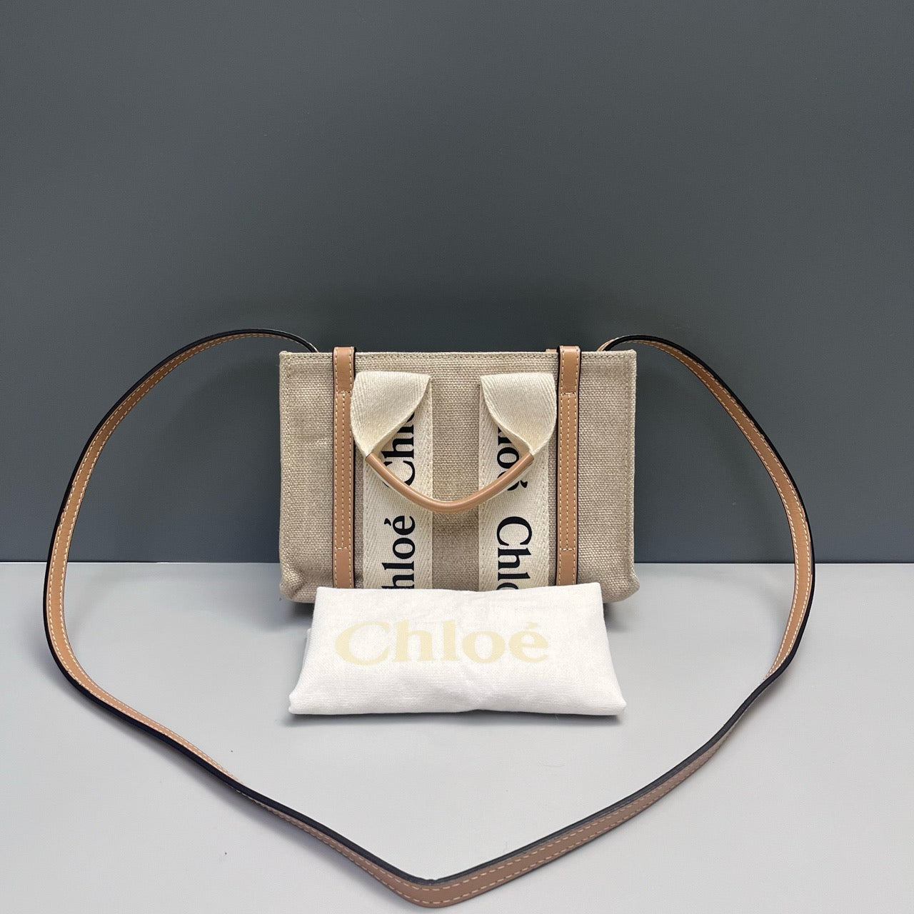 Chloe - Woody Tote Bag Mini - Canvas with calfskin leather trim - Beige - (mini)