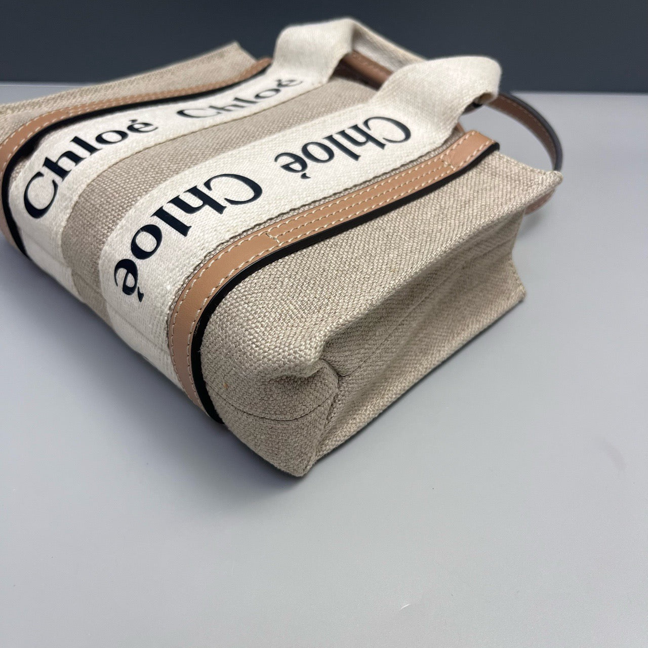 Chloe - Woody Tote Bag Mini - Canvas with calfskin leather trim - Beige - (mini)