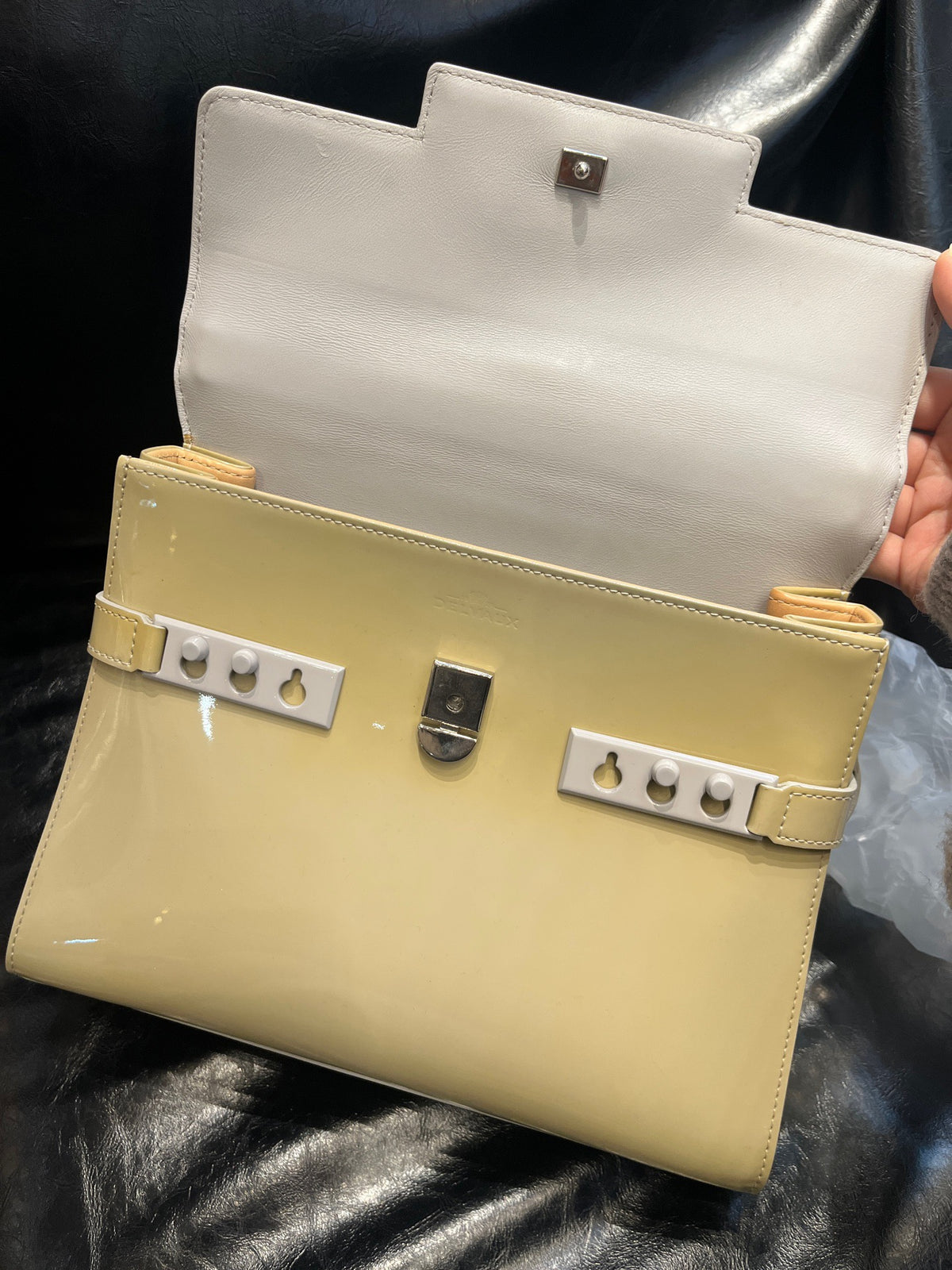 Delvaux - Tempete - Patent leather - Beige - (medium)