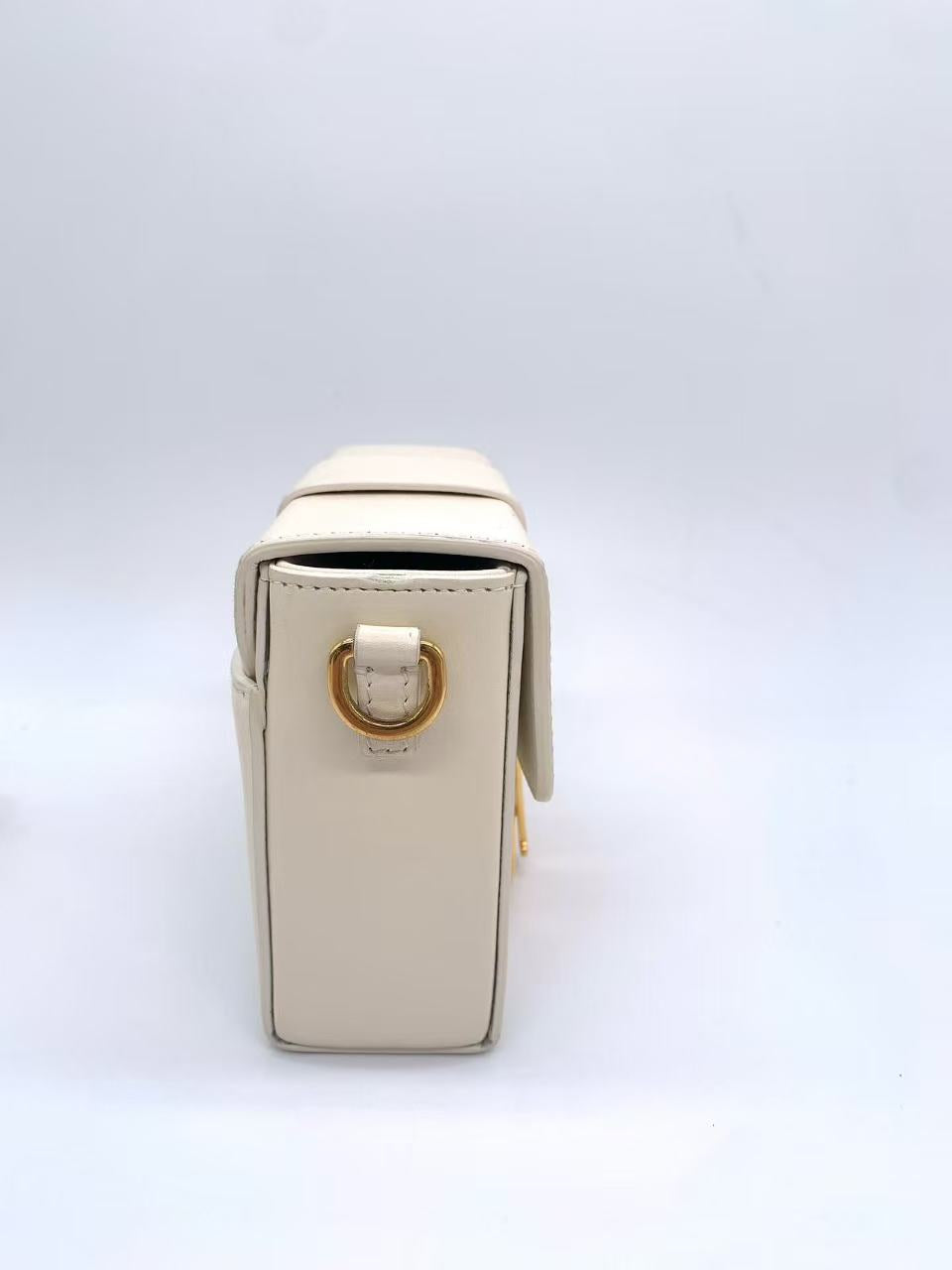 Dior - 30 Montaigne Box Bag - Smooth cowhide leather - Off-white with Gold-Tone Hardware - (Mini)