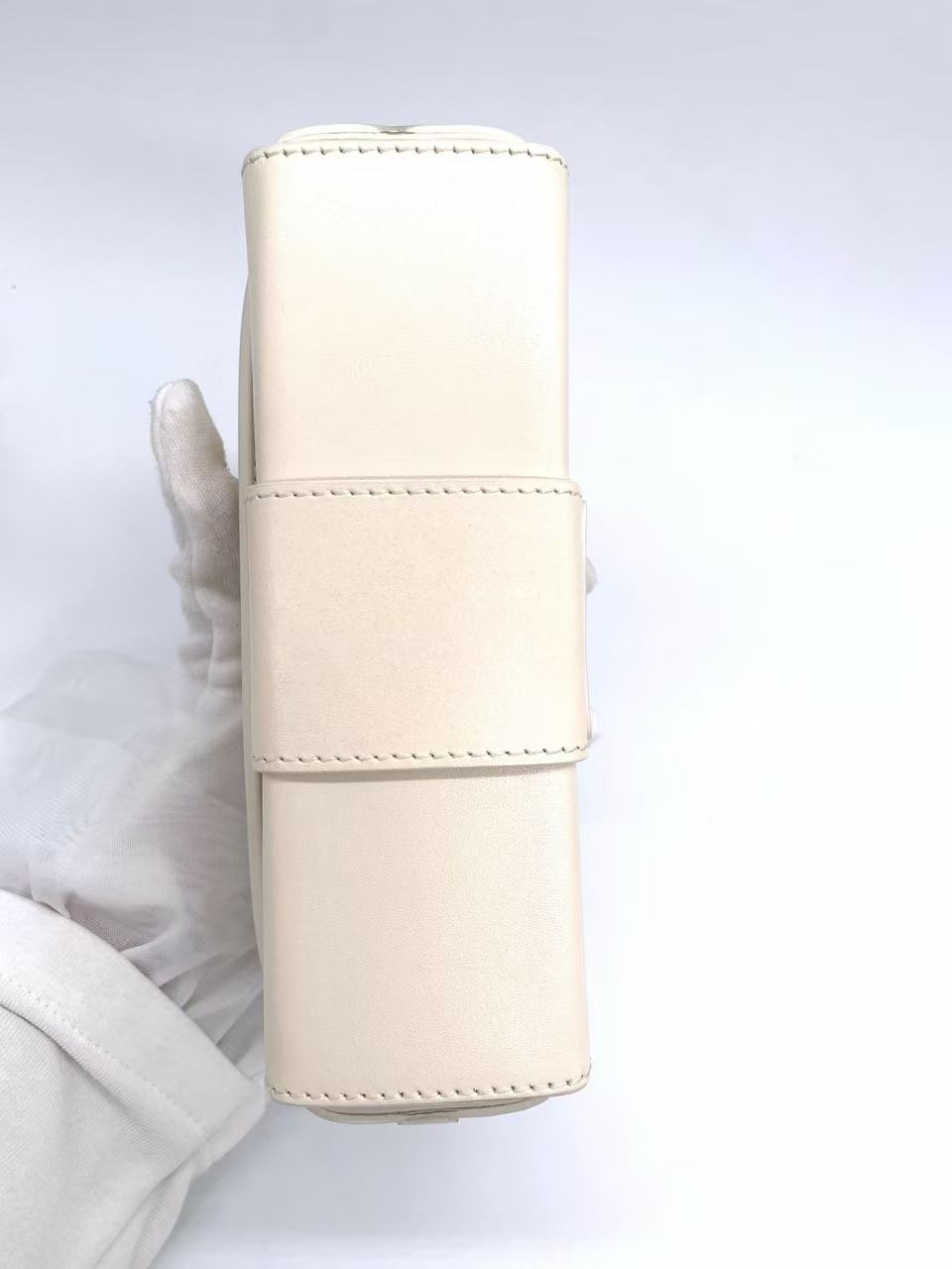 Dior - 30 Montaigne Box Bag - Smooth cowhide leather - Off-white with Gold-Tone Hardware - (Mini)