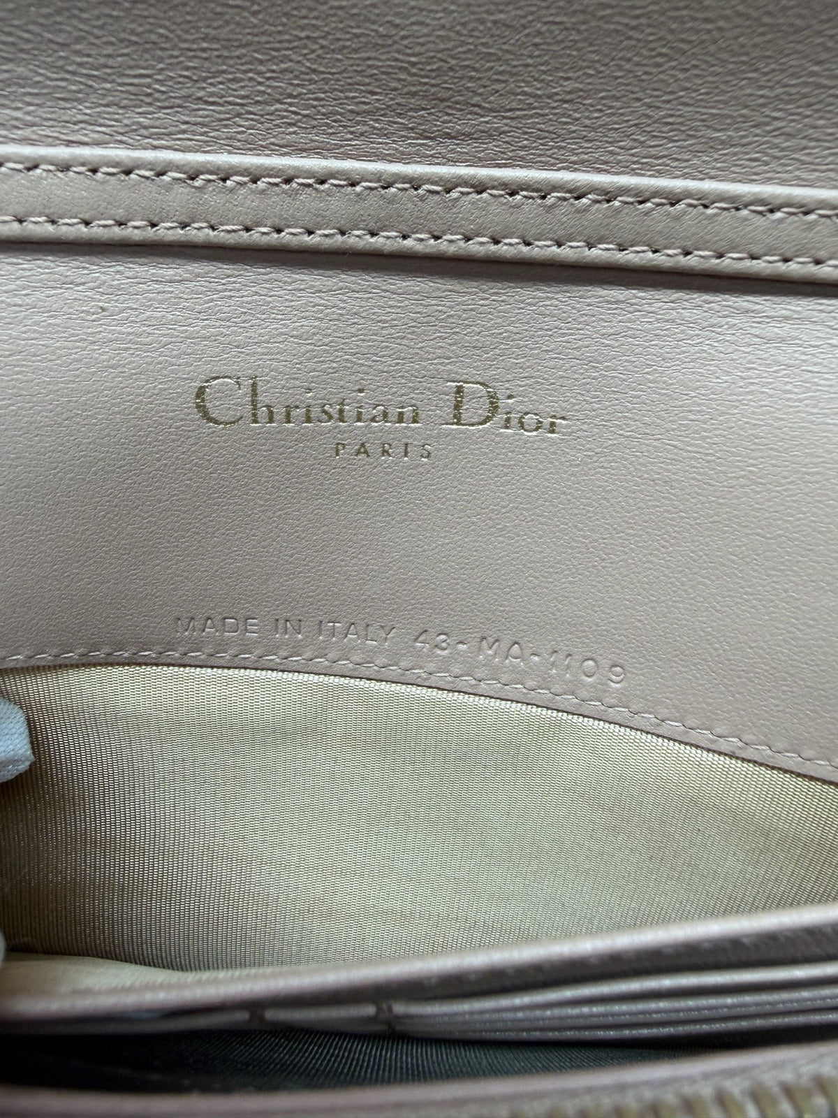 Dior - 30 Montaigne Large WOC - Leather - Beige - (Large)