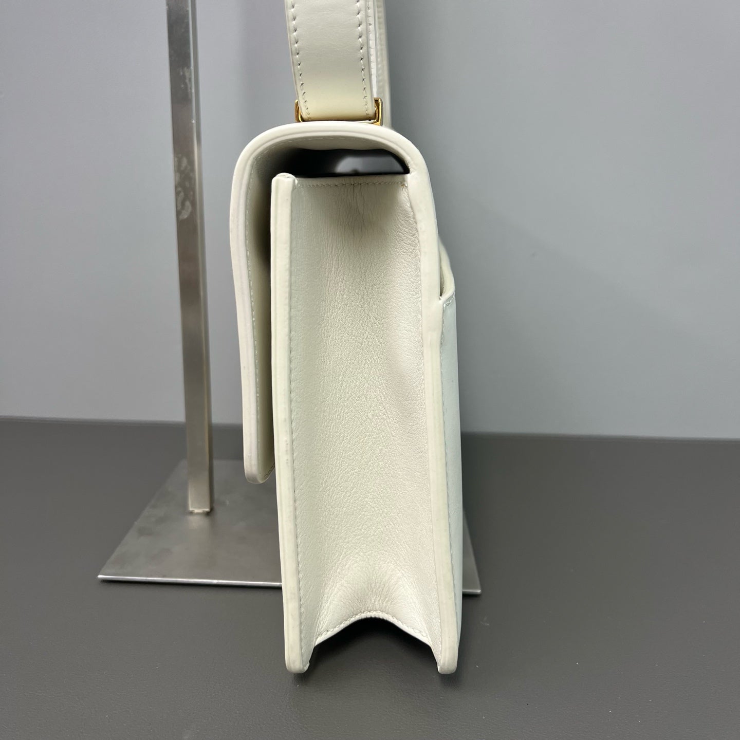 Dior - 30 Montaigne - Leather - White - (medium)