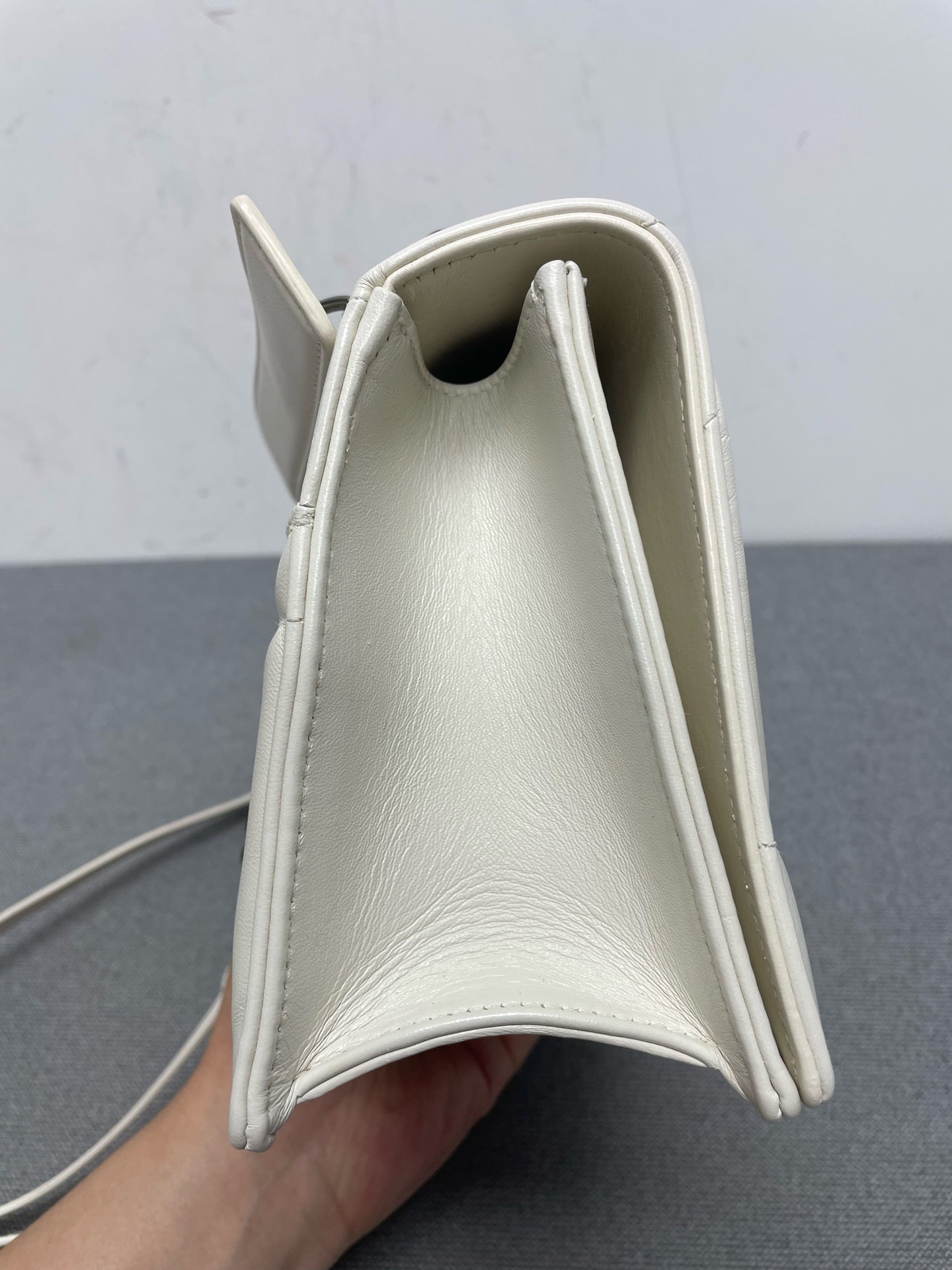 Dior - 30 Montaigne - Leather - White - (medium)