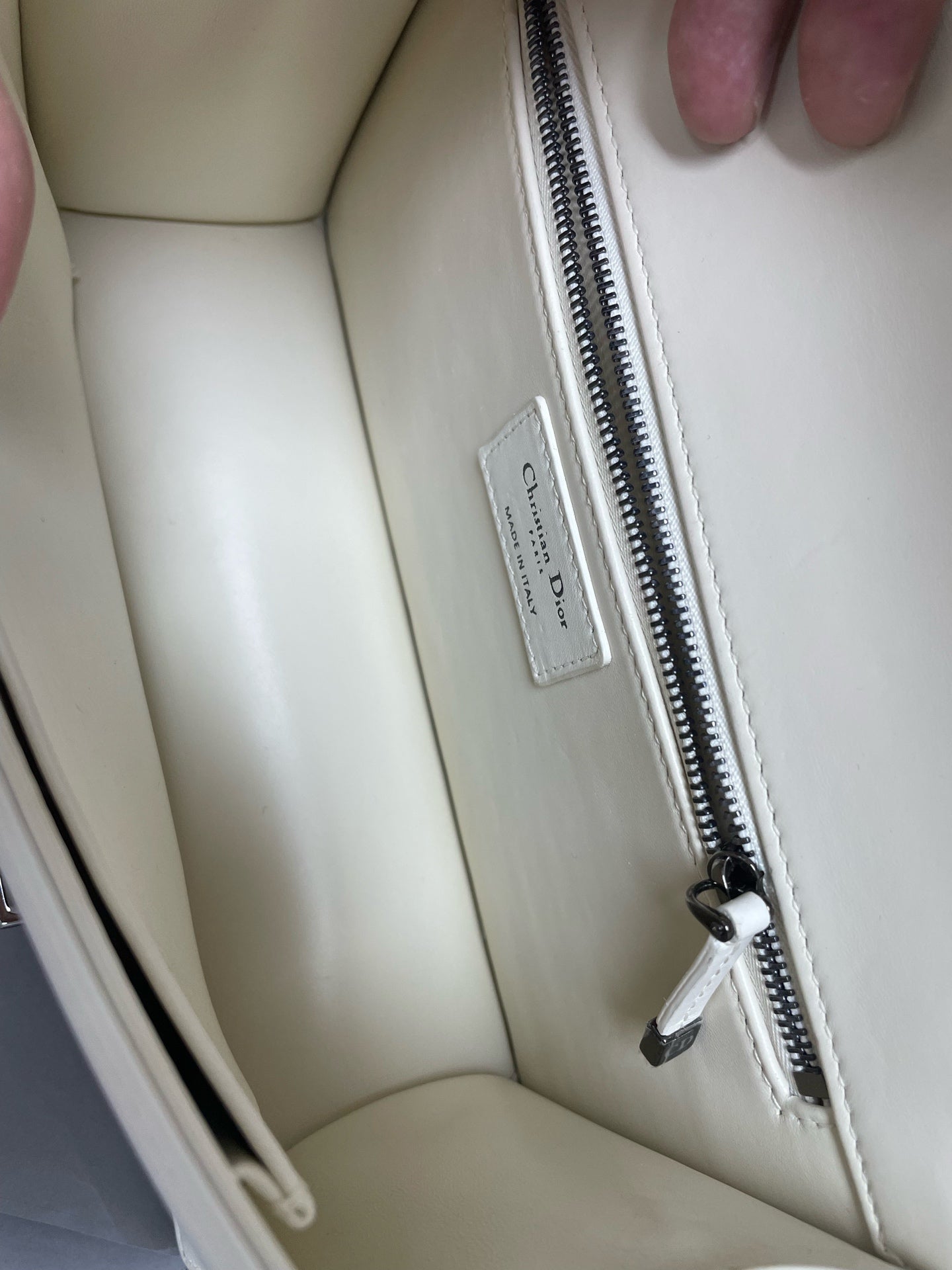 Dior - 30 Montaigne - Leather - White - (medium)