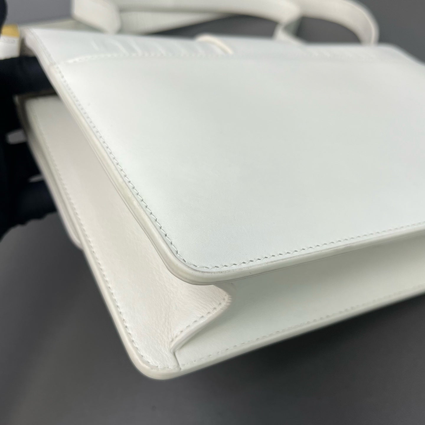 Dior - 30 Montaigne - Leather - White - (medium)