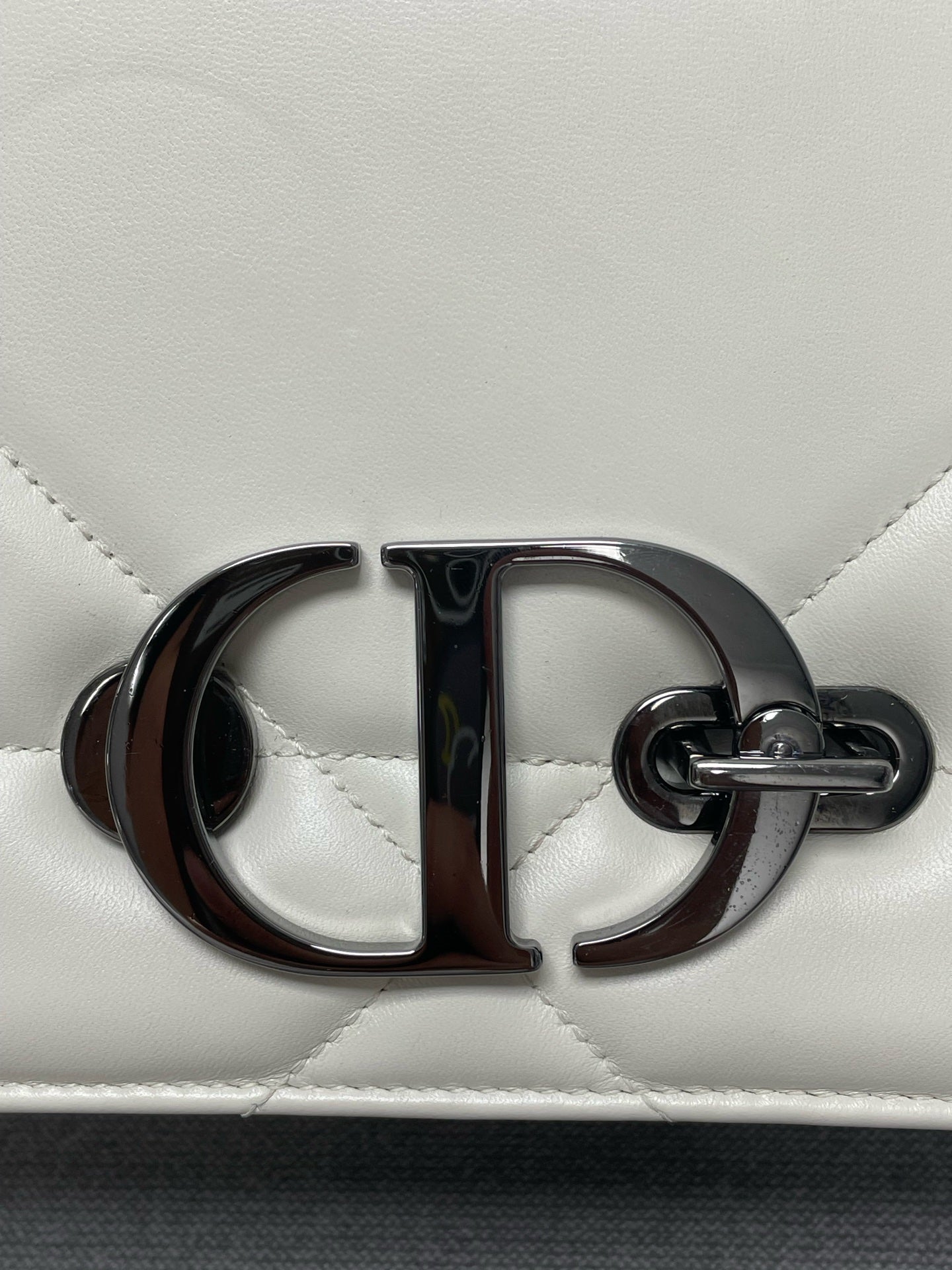 Dior - 30 Montaigne - Leather - White - (medium)