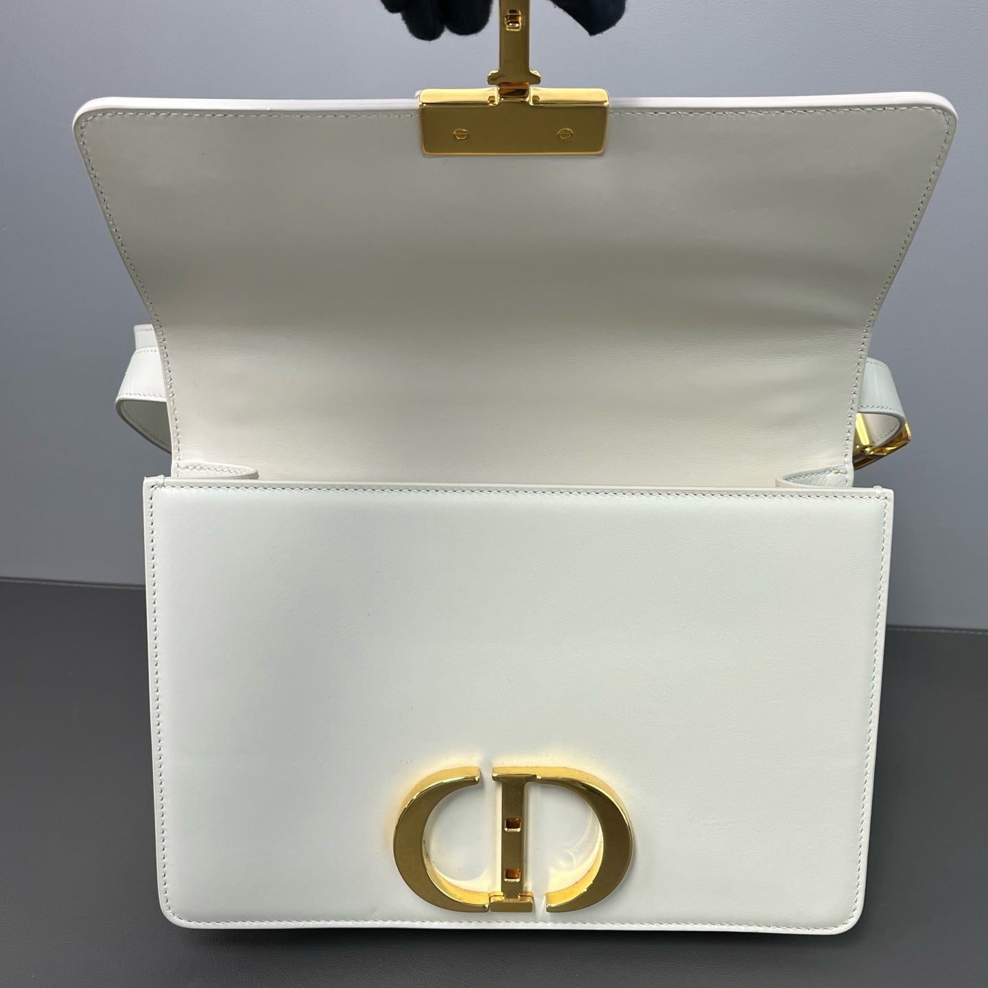 Dior - 30 Montaigne - Leather - White - (medium)