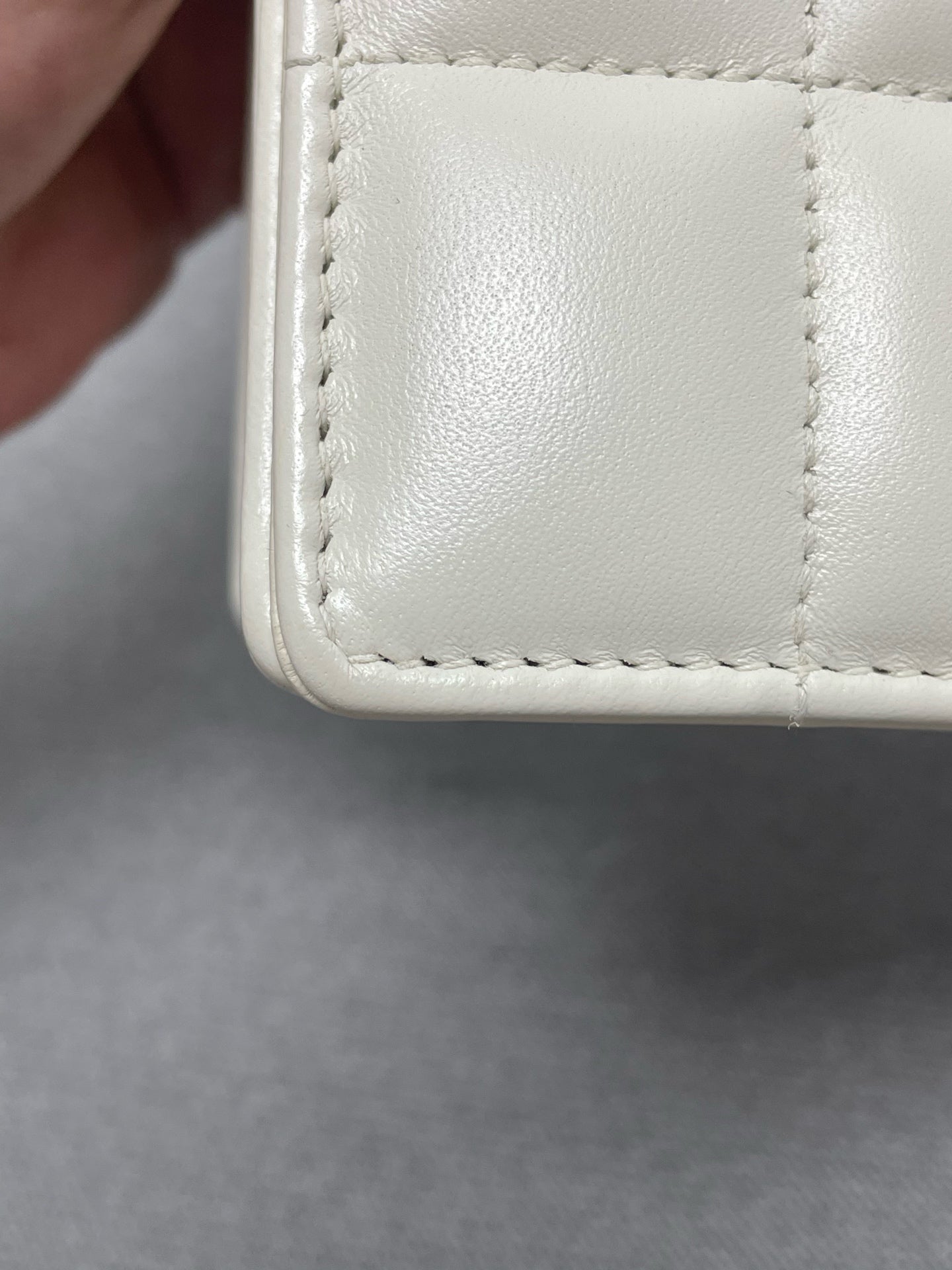 Dior - 30 Montaigne - Leather - White - (medium)