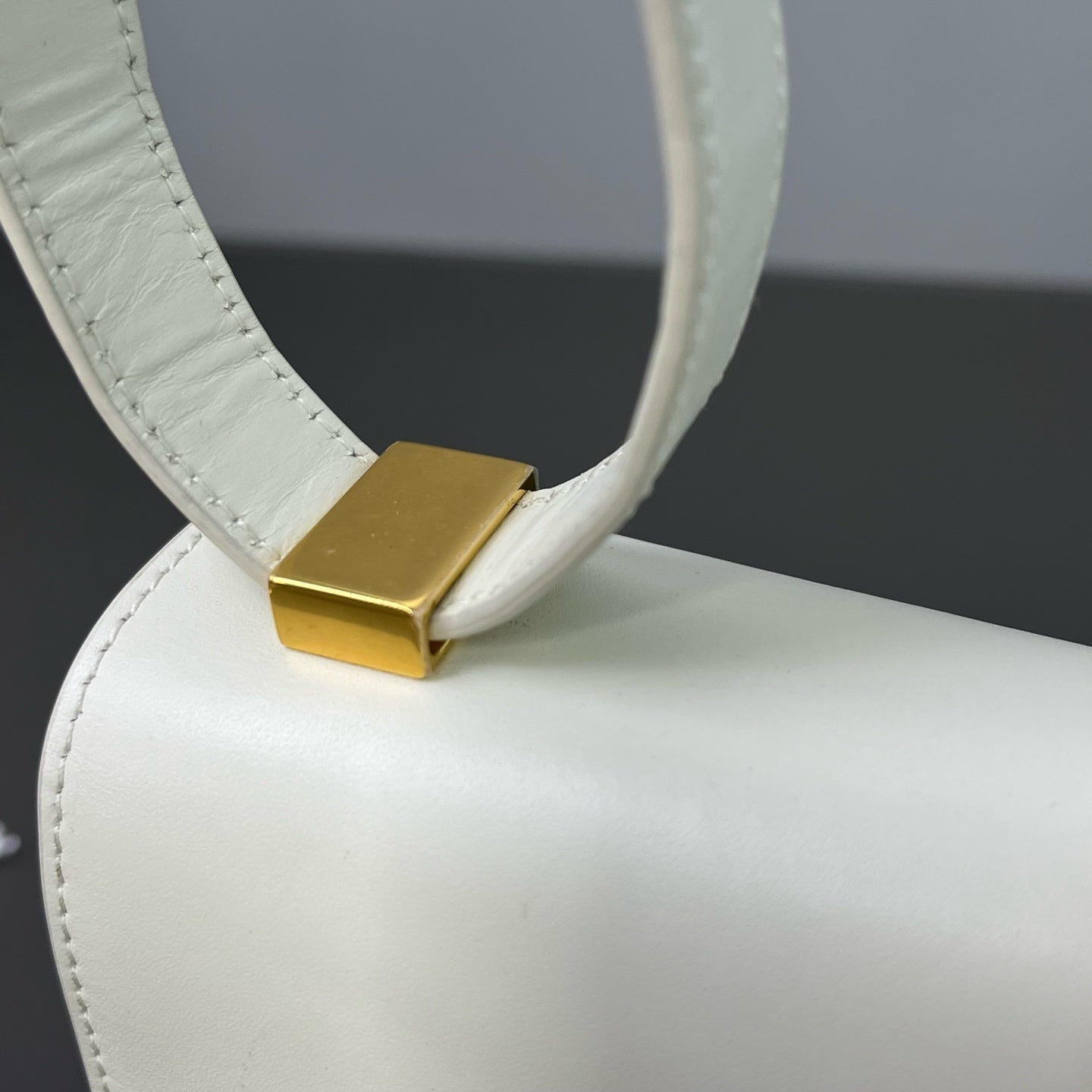 Dior - 30 Montaigne - Leather - White - (medium)