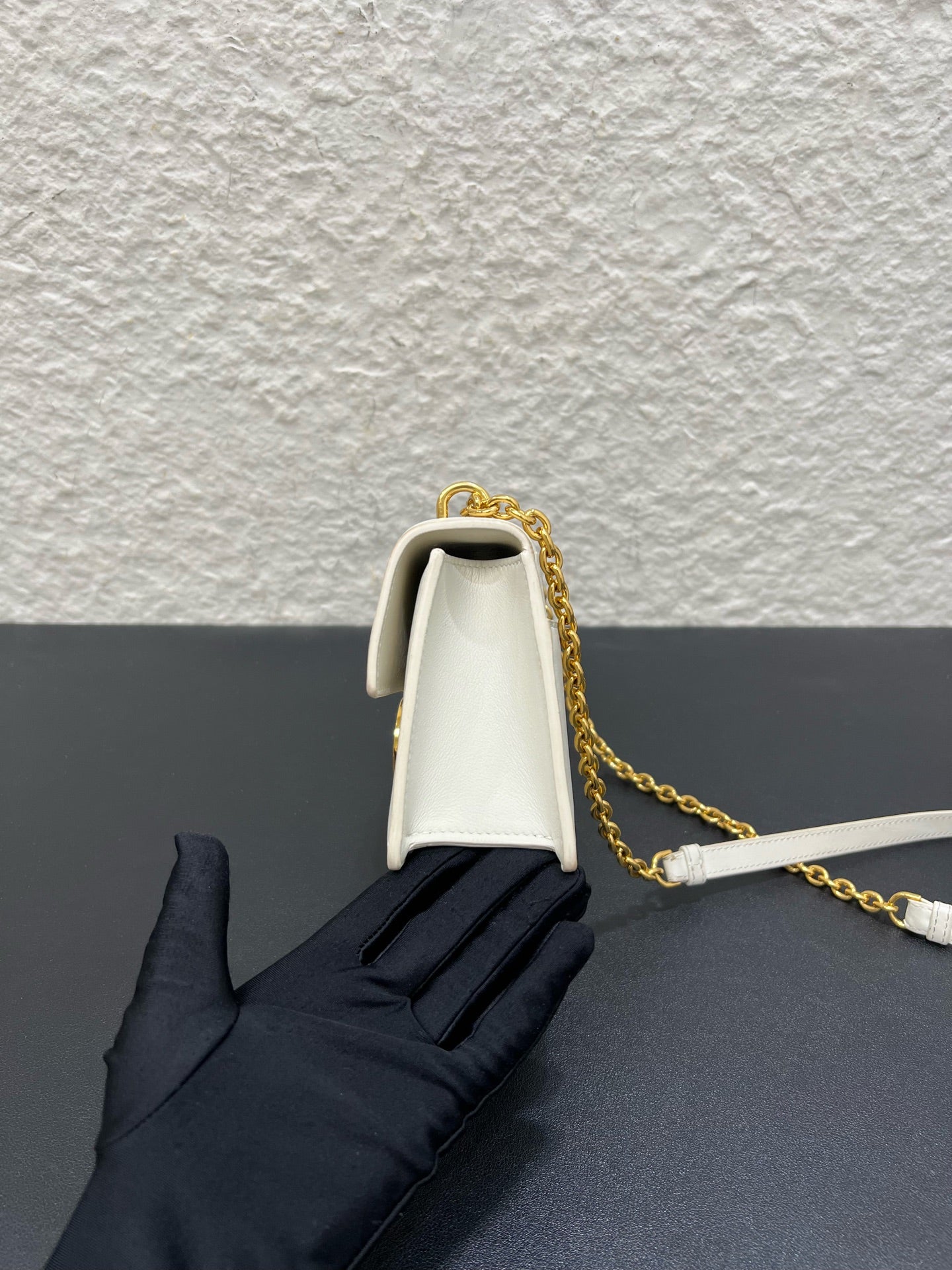 Dior - 30 Montaigne - Leather - White - (small)