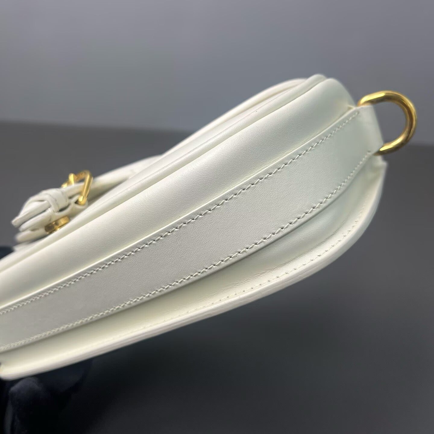 Dior - Bobby Crescent Bag - Smooth cowhide leather - White with Gold-Tone Hardware - (Small)