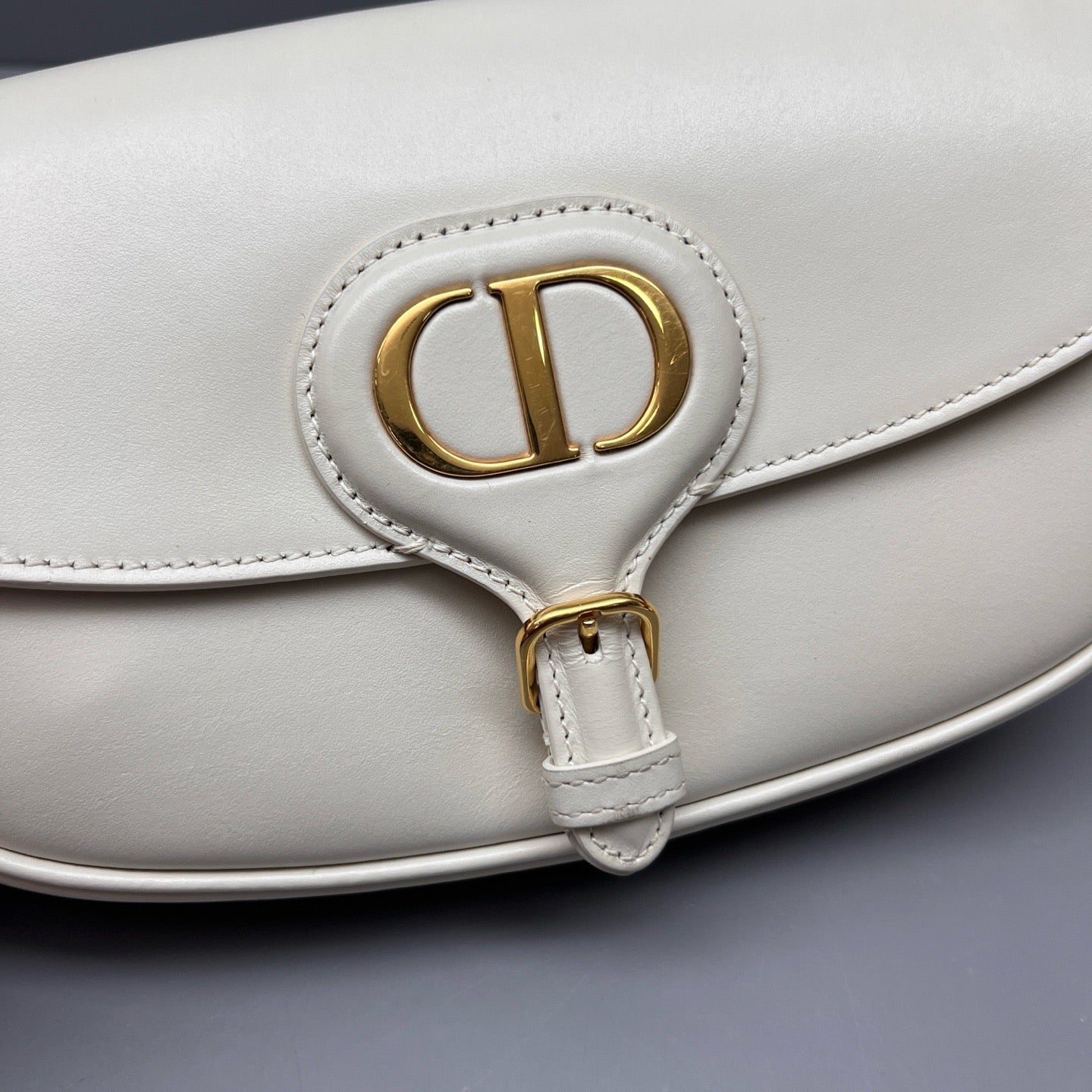 Dior - Bobby East-West Crescent Bag - Leather - White - (mini)