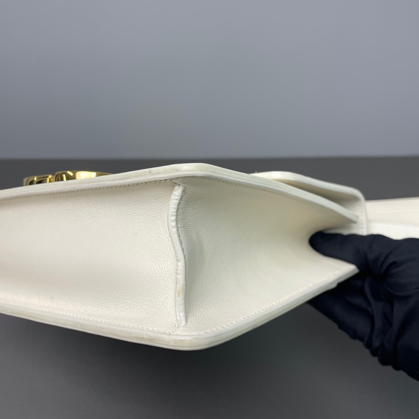 Dior - Bobby - Leather - White - (Medium)