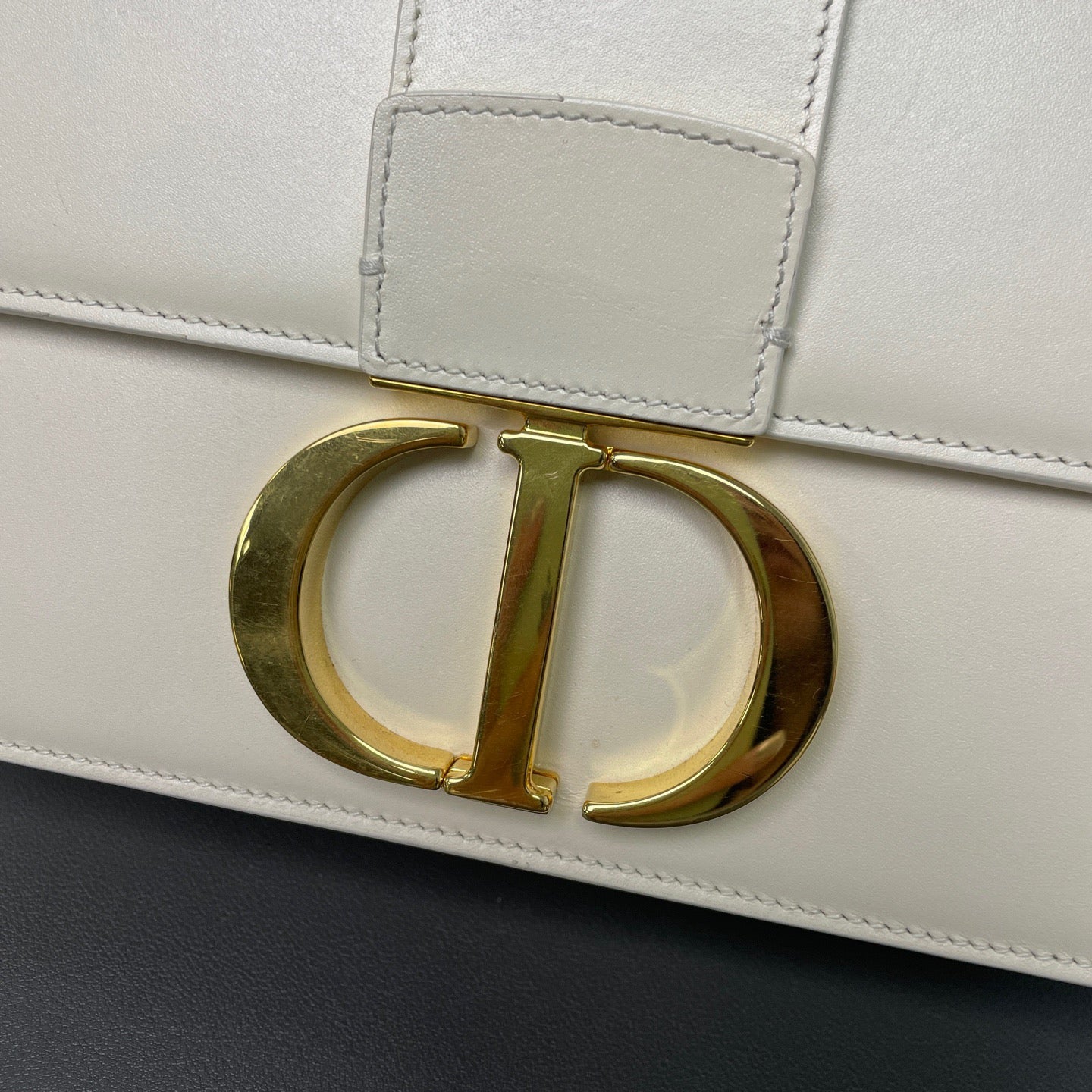 Dior - Bobby - Leather - White - (Medium)