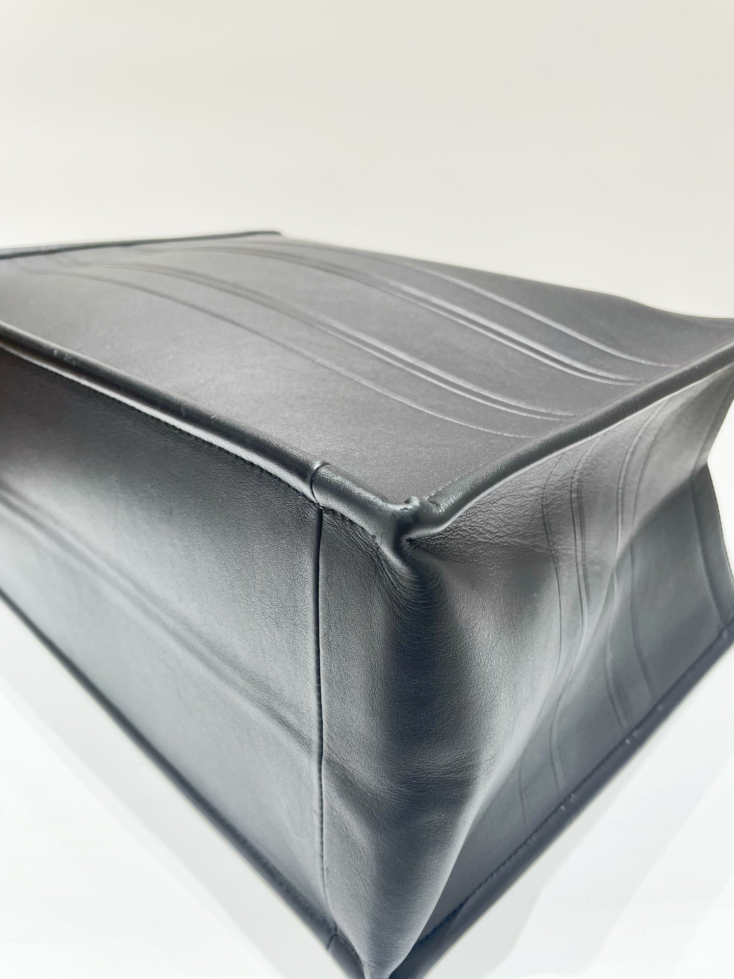 Dior - Book Tote - Calfskin - Black - (medium)