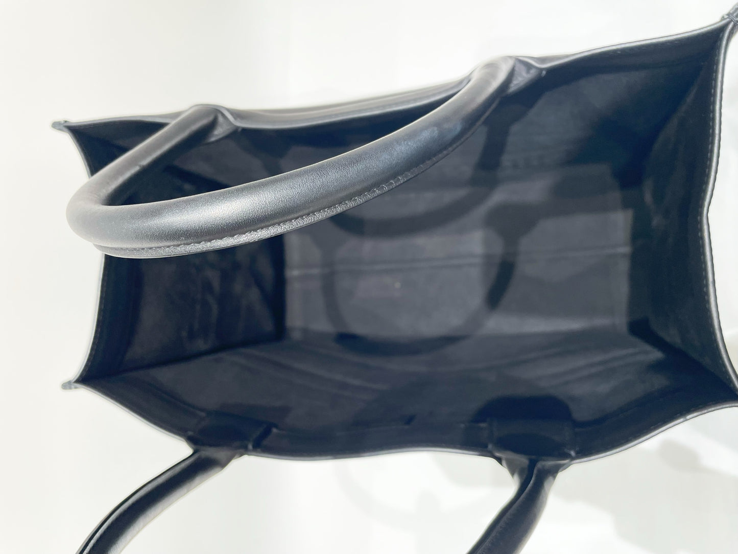 Dior - Book Tote - Calfskin - Black - (medium)