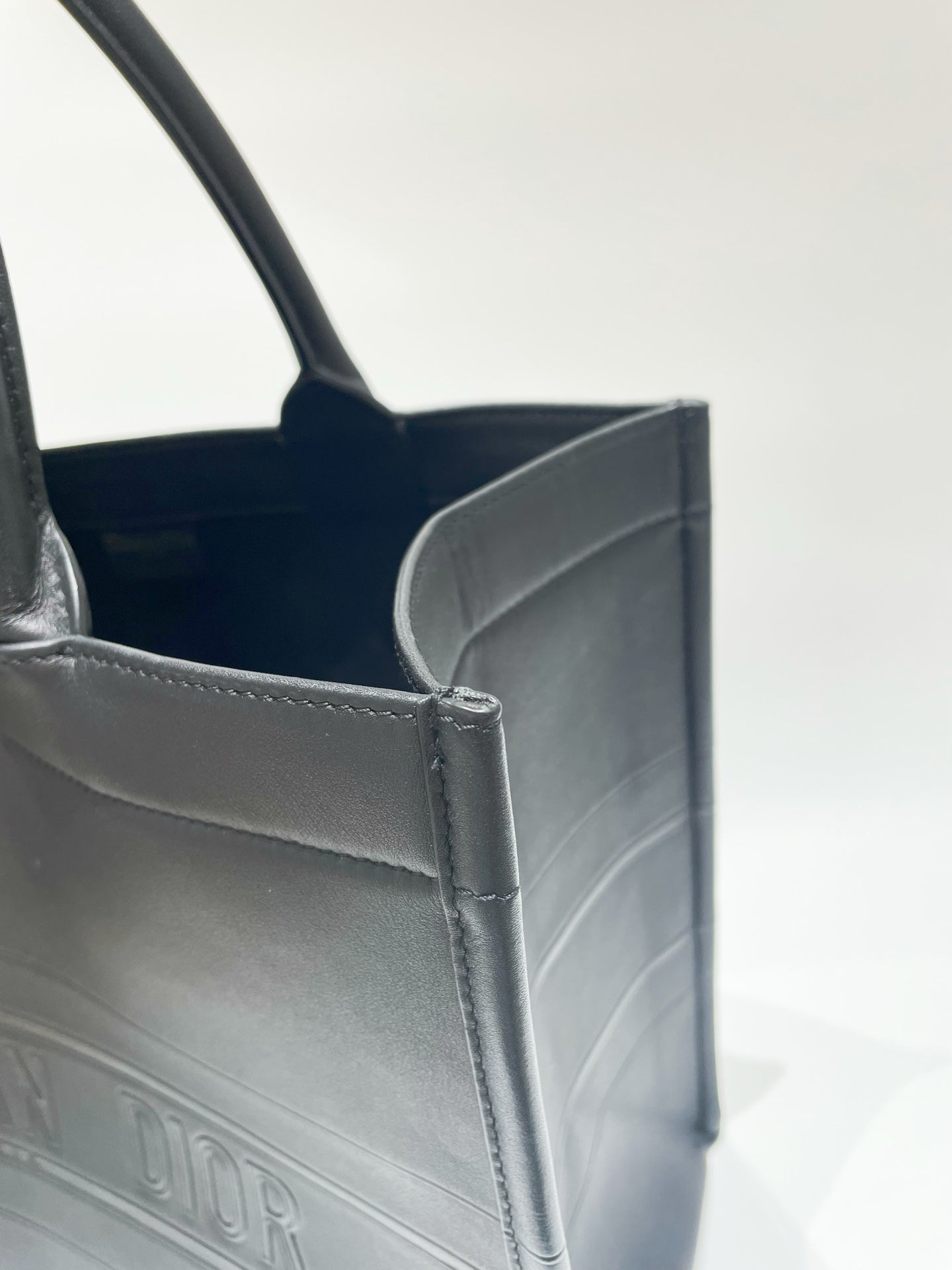 Dior - Book Tote - Calfskin - Black - (medium)