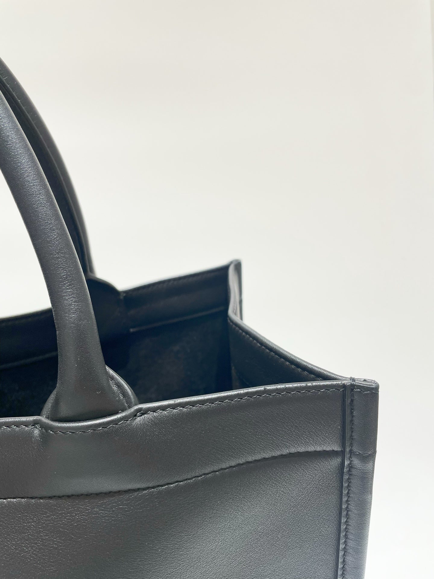 Dior - Book Tote - Calfskin - Black - (medium)