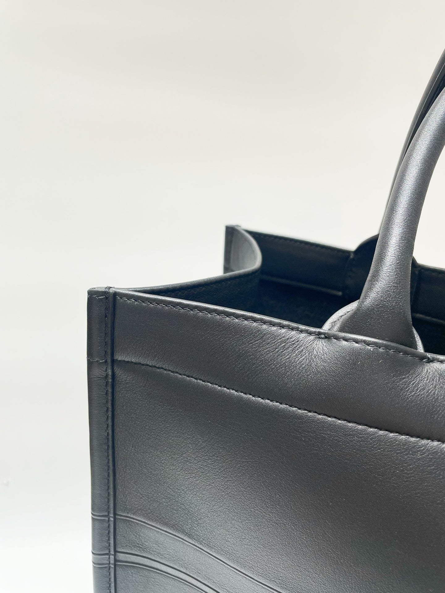 Dior - Book Tote - Calfskin - Black - (medium)