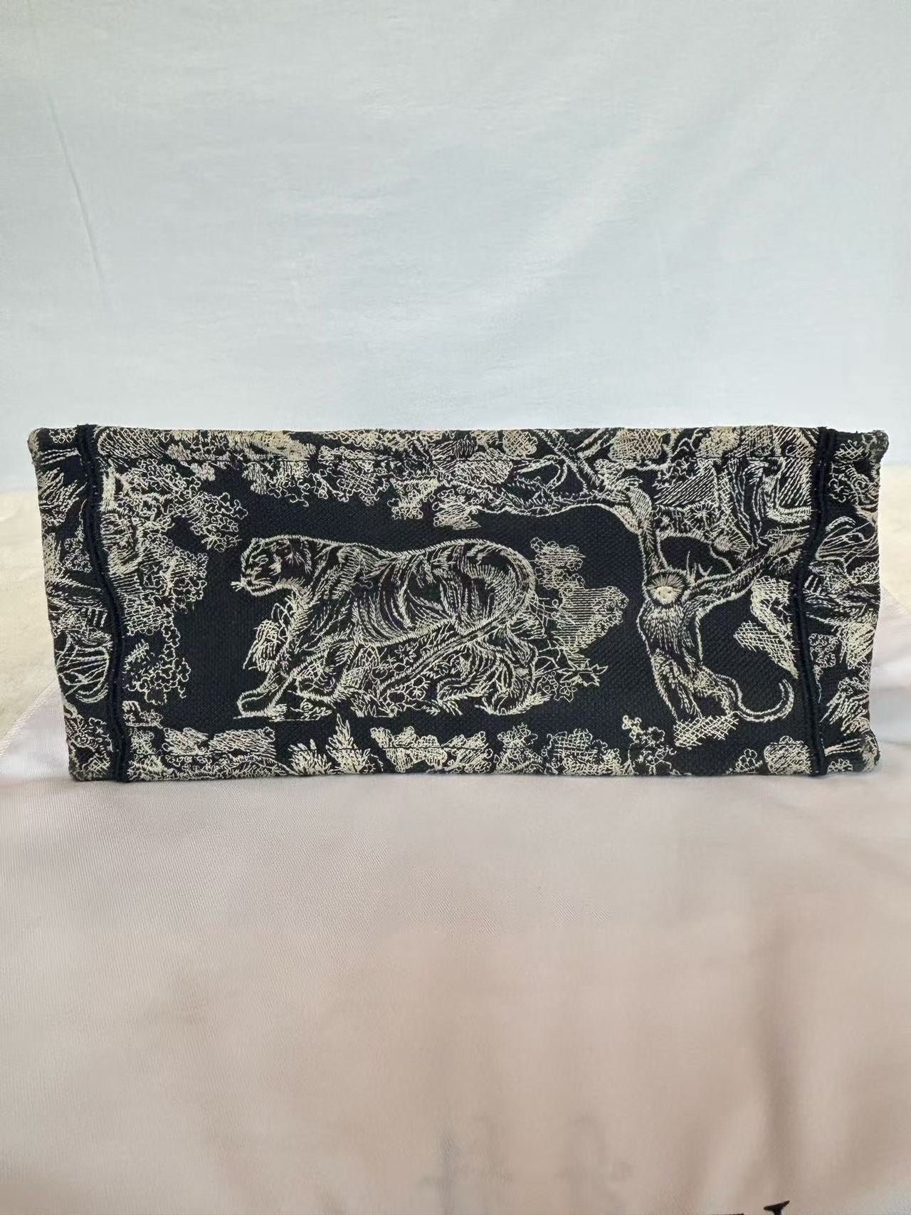Dior - Book Tote - Embroidered canvas - Blue and Beige - (Small)