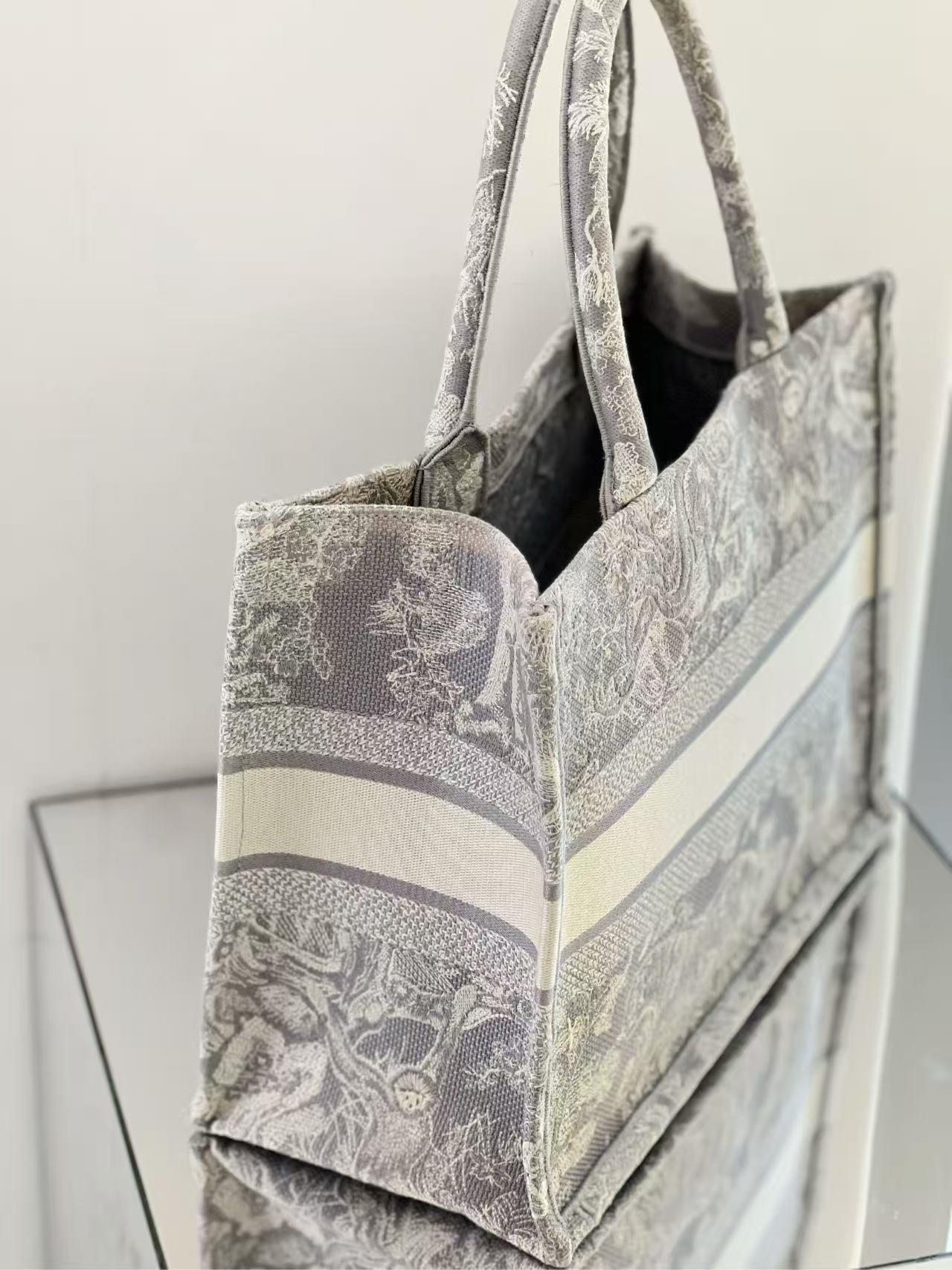 Dior - Book Tote - Embroidered canvas - Ivory Grey - (Medium)