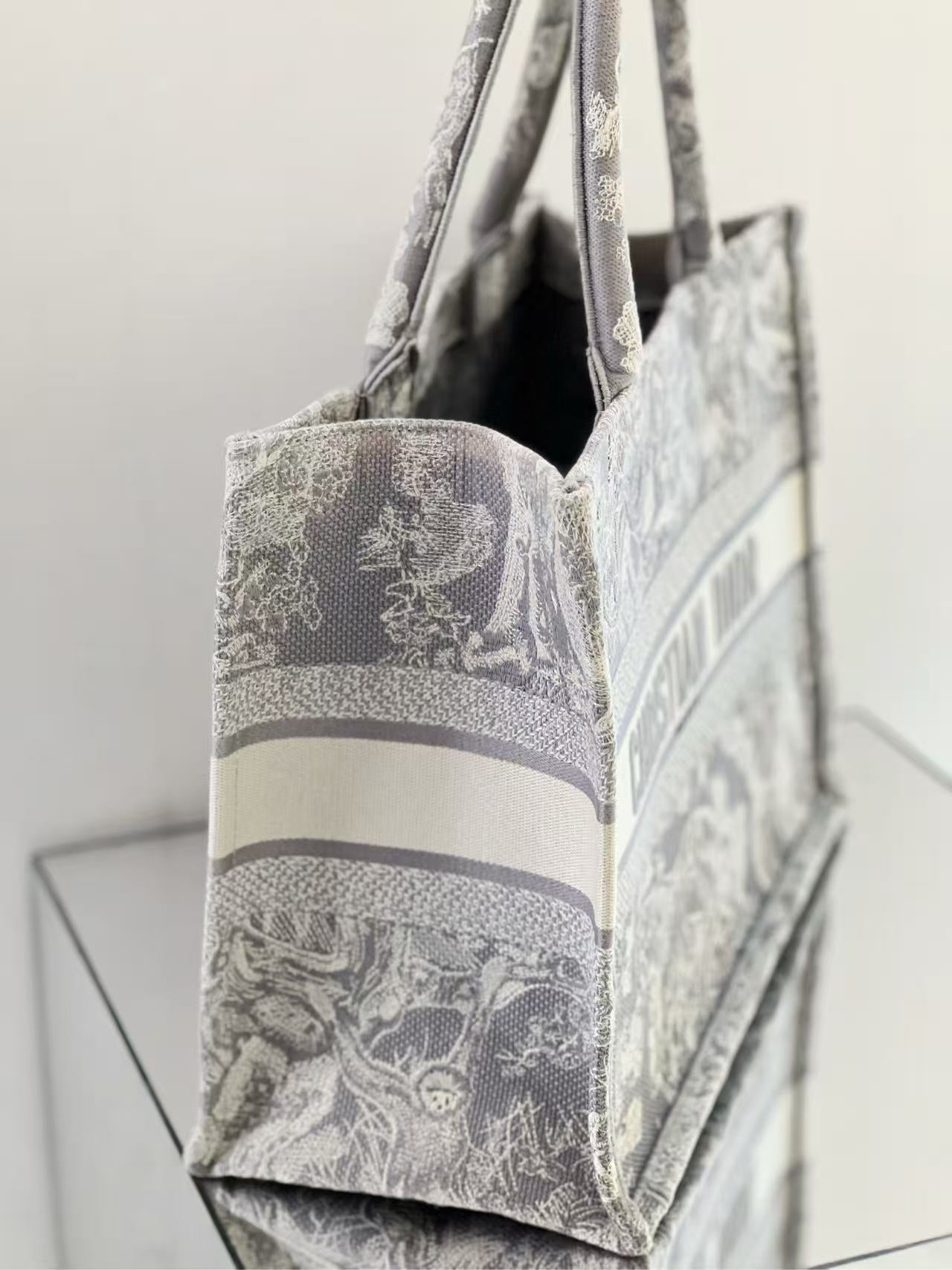 Dior - Book Tote - Embroidered canvas - Ivory Grey - (Medium)