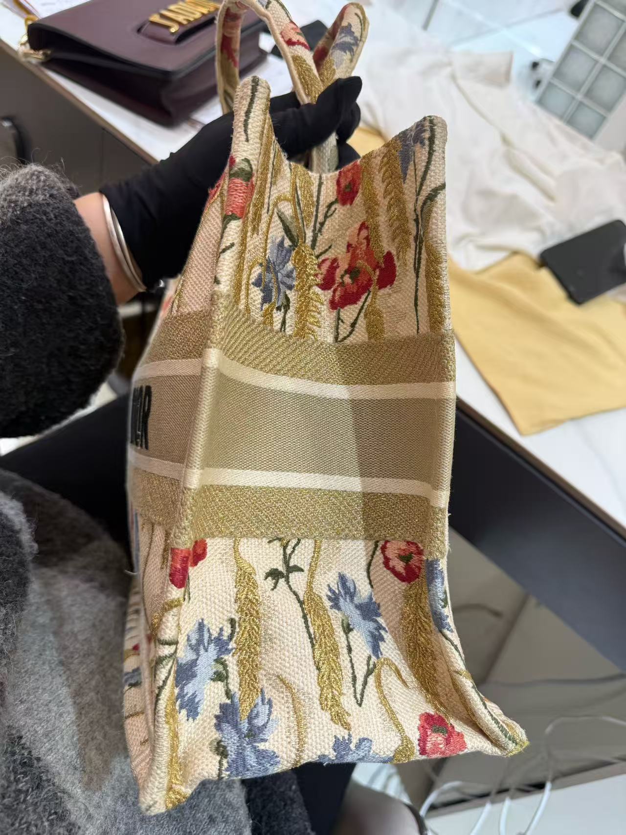 Dior - Book Tote - Embroidered canvas - Multicolour - (Medium)