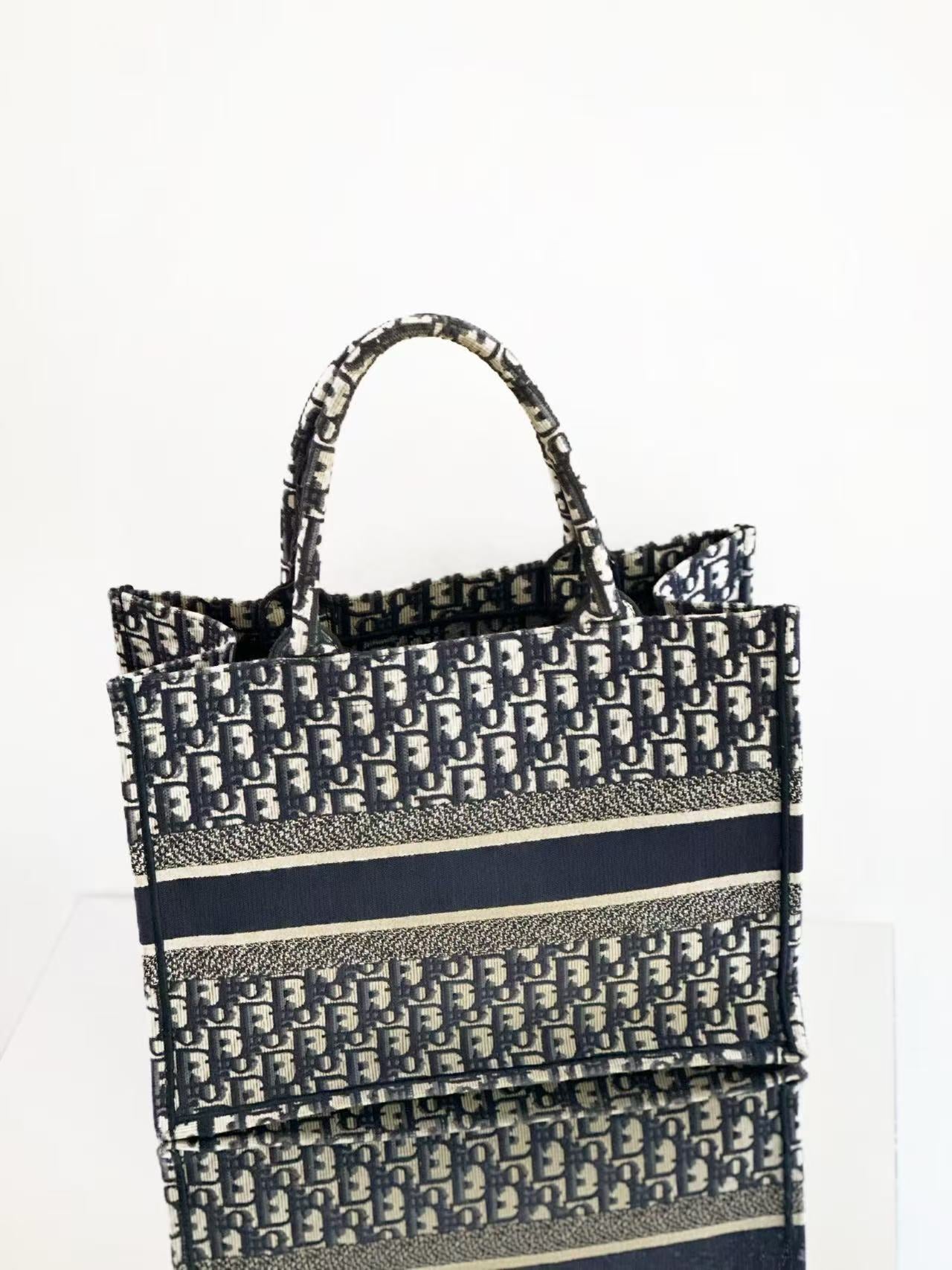 Dior - Book Tote - Embroidered canvas - Navy Blue and Beige - (Medium)