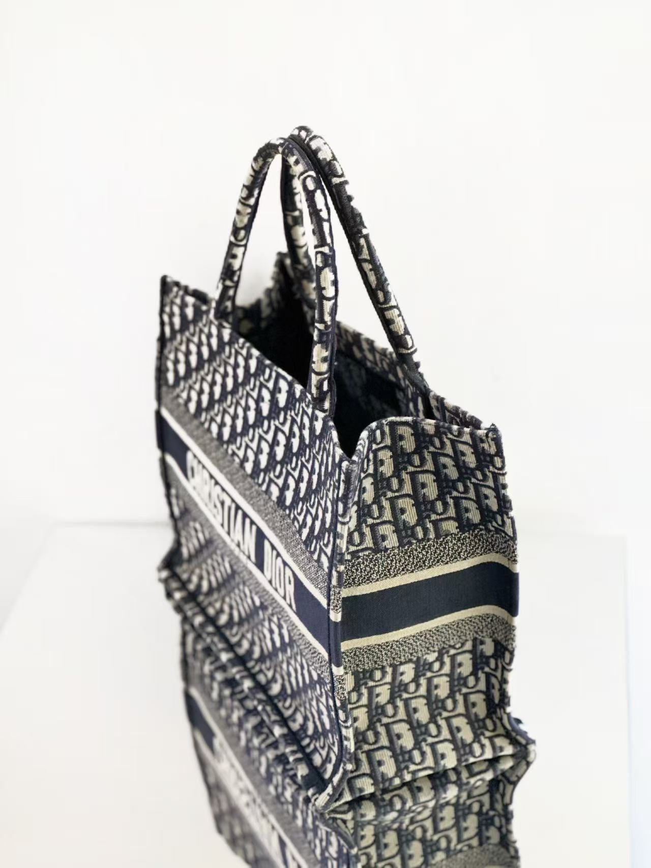 Dior - Book Tote - Embroidered canvas - Navy Blue and Beige - (Medium)