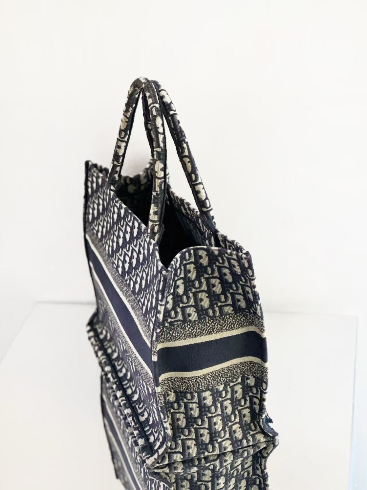 Dior - Book Tote - Embroidered canvas - Navy Blue and Beige - (Medium)