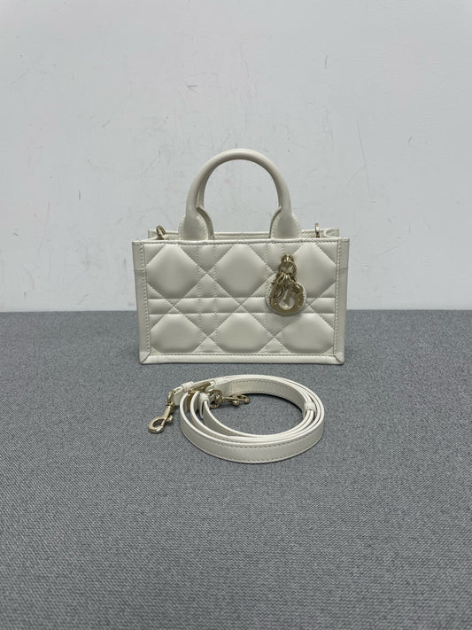 Dior - Book Tote - Leather - White - (mini)