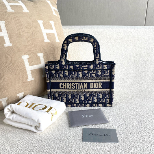 Dior - Book Tote Mini - Embroidered canvas - Navy Blue and Beige - (mini)